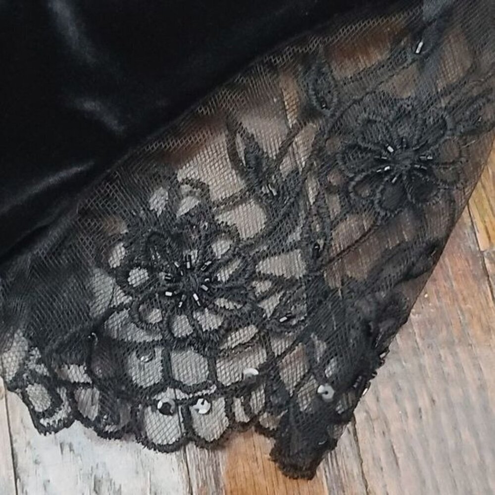 Vintage 80s Wednesday Vampy Black Velour Lace Dress - Picture 12 of 13